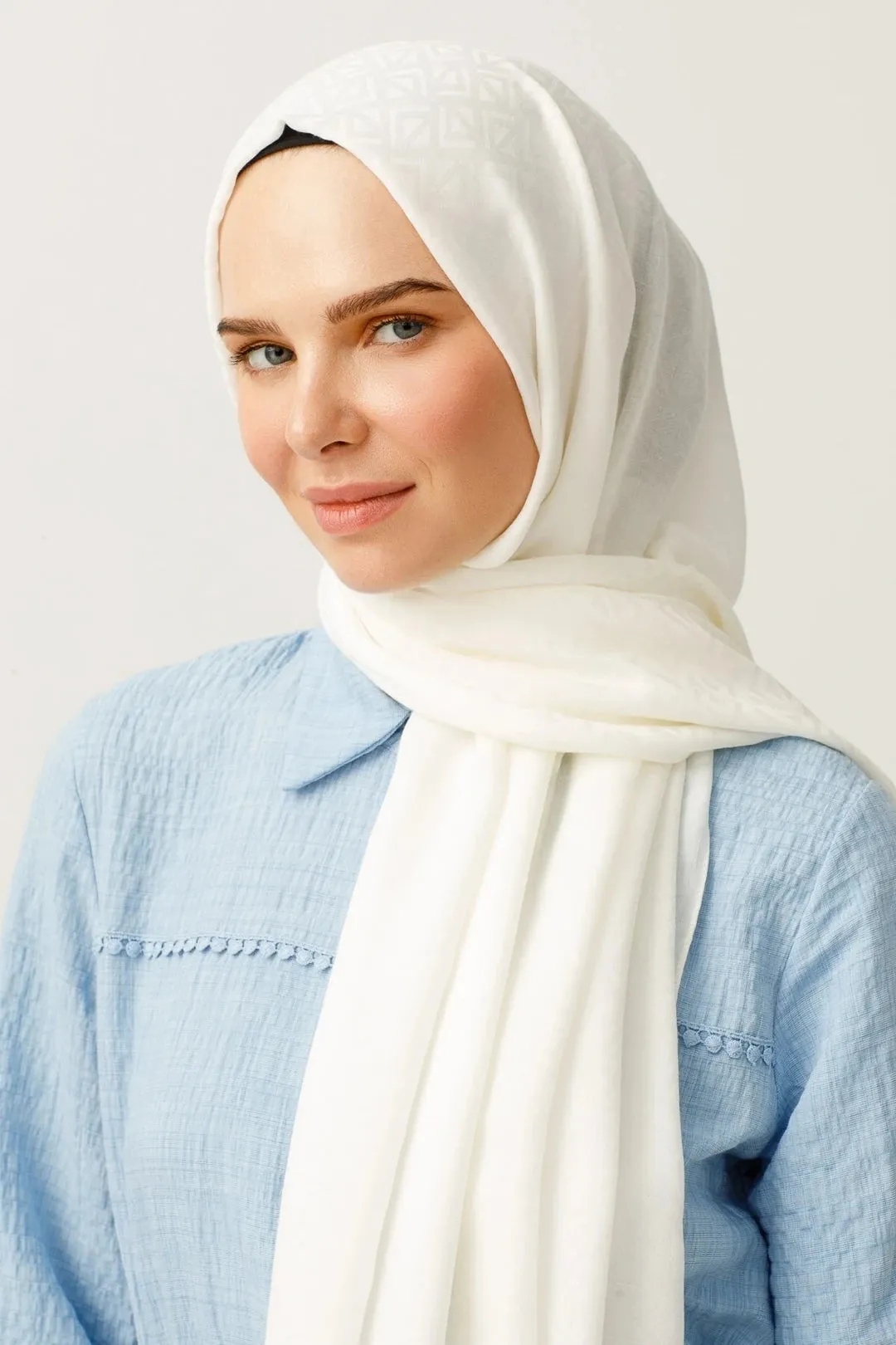Ecru Triangle Pattern Cotton Jacquard Hijab