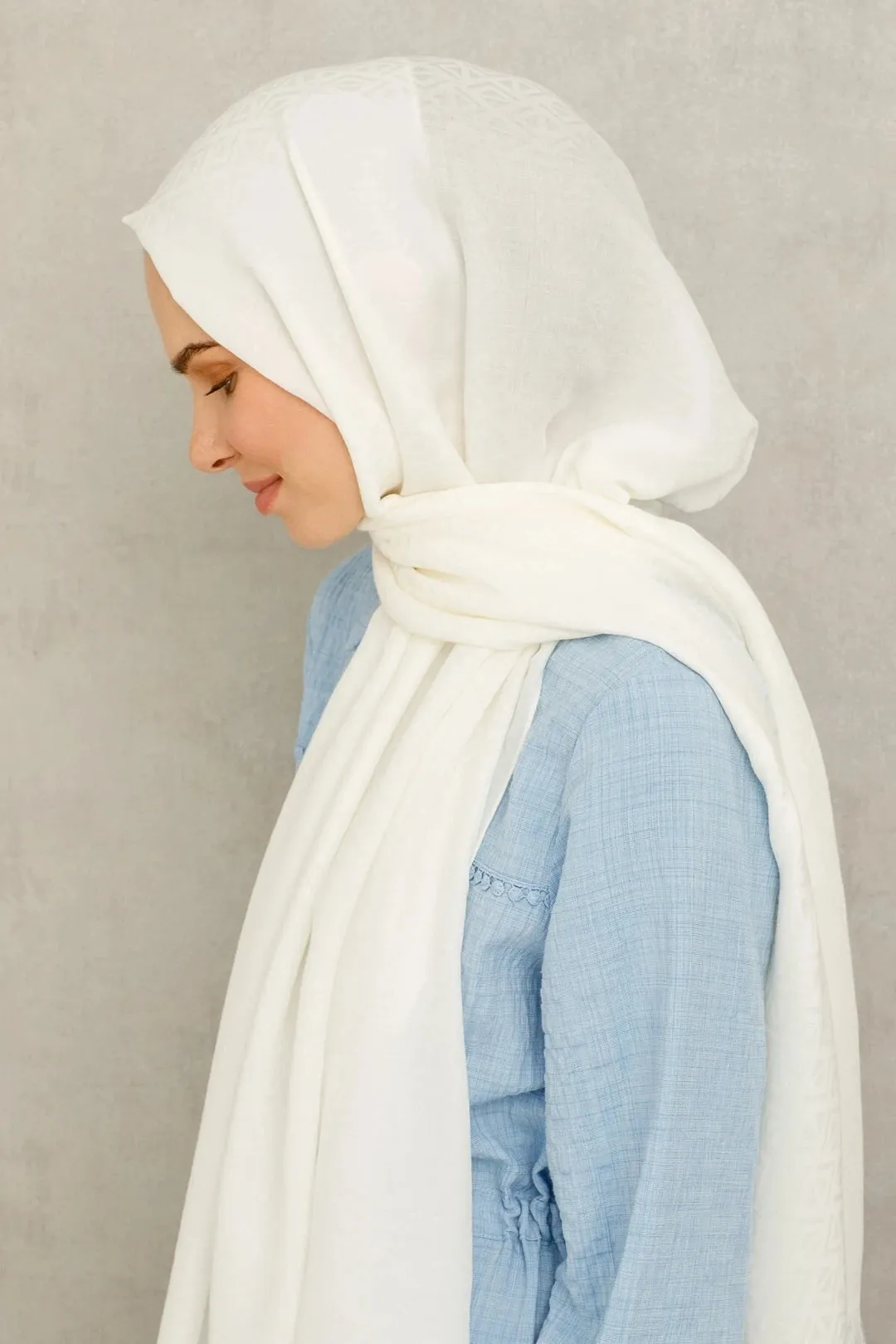 Ecru Triangle Pattern Cotton Jacquard Hijab