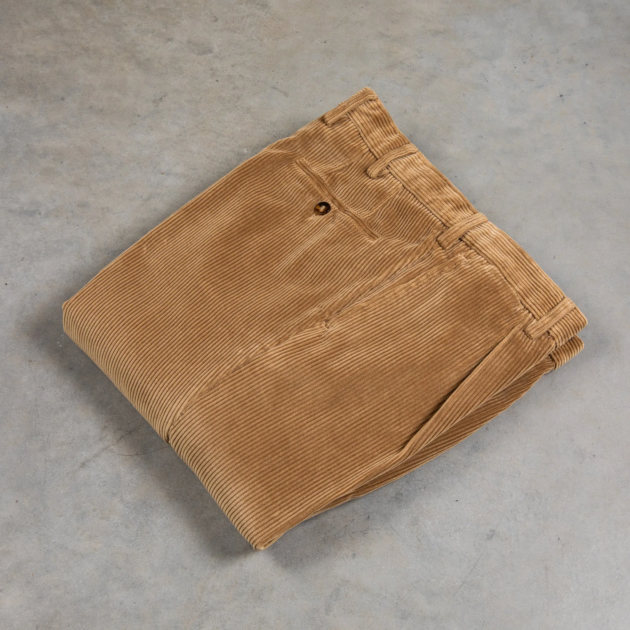 Rota Pantaloni High Rise Regular Fit 8-Wale Corduroy Beige Scuro