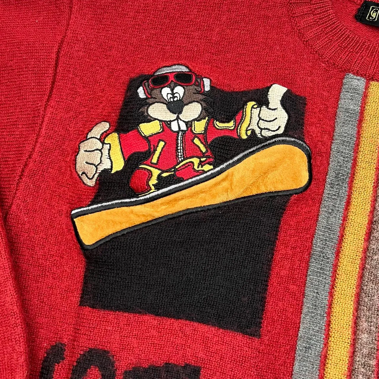 Vintage 90's GRIFONI "We Love Winter Sports" Embroidered Spellout Graphic Knit Crewneck Sweater Jumper